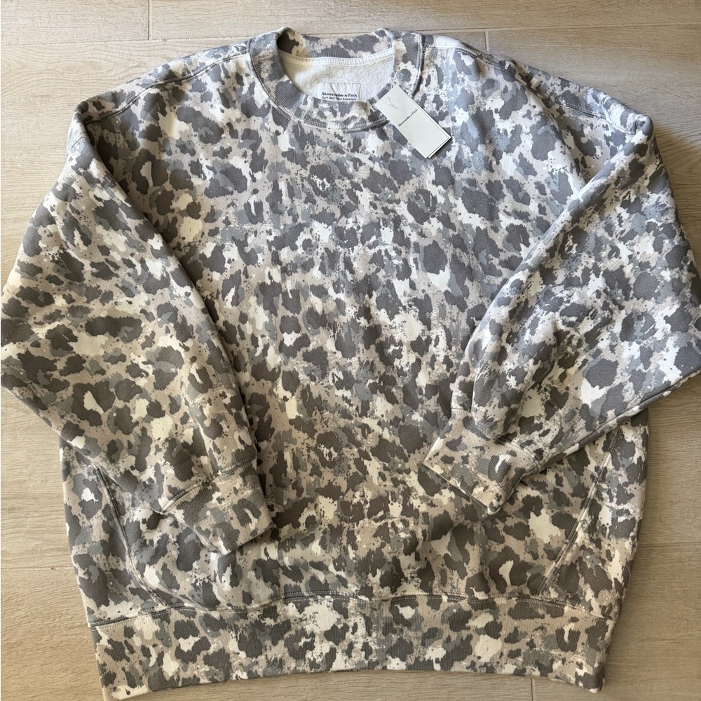 NWT Abercrombie & Fitch Women's Essential Oversized Sunday Crew